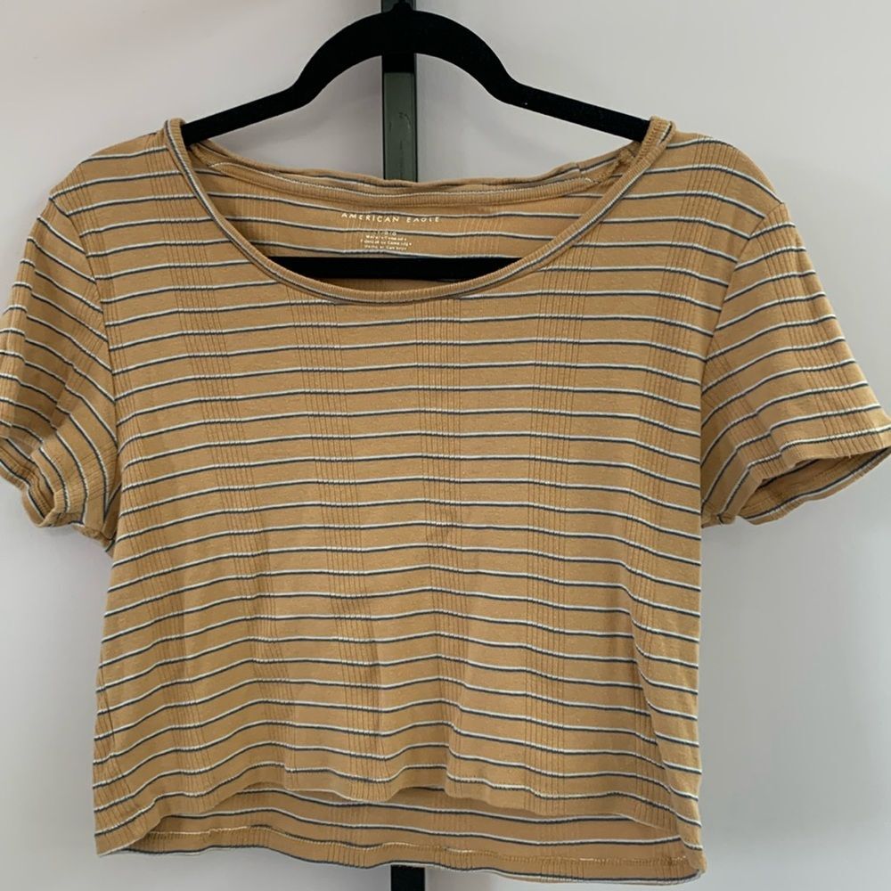 🔵 American Eagle crop top size large EUC